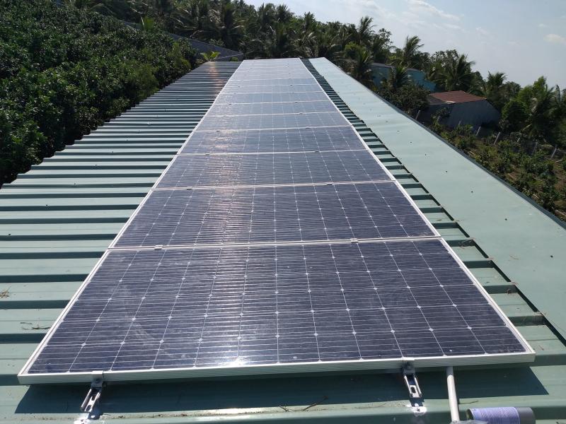 HỆ PIN MẶT TRỜI BƠM TƯỚI BƯỞI 4,4KWP VÀ LỮU TRỮ 1,2KWP