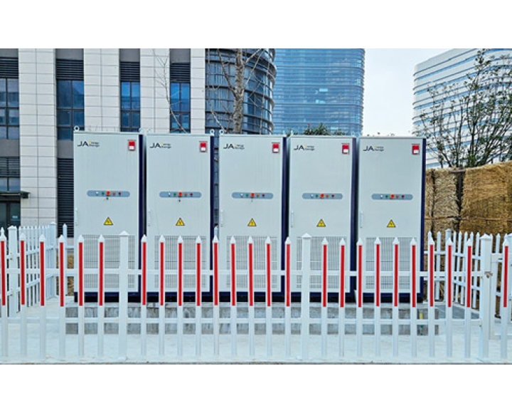 Hệ Thống Lưu Trữ Năng Lượng BESS JA 125kW/261kWh